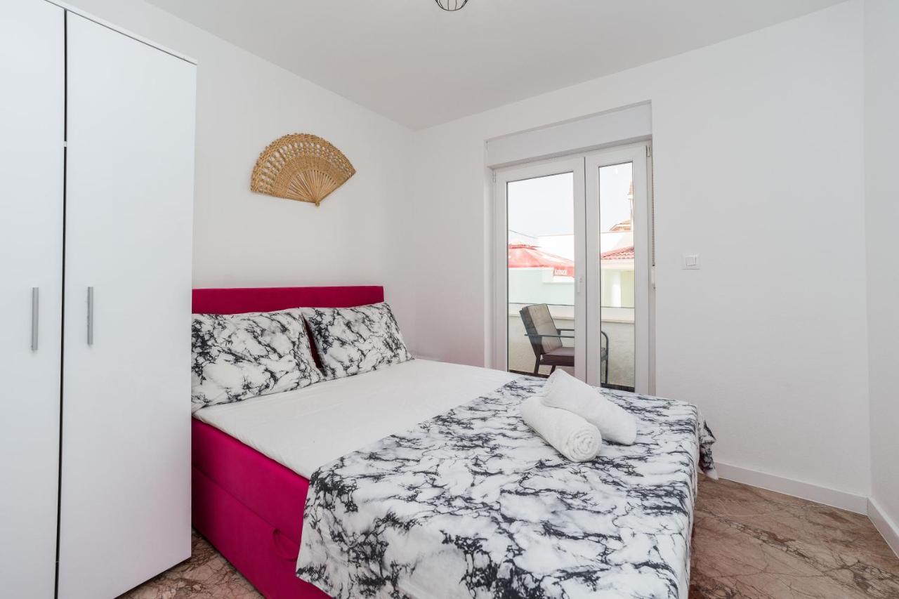 Holiday House Dominik Apartments Sveti Petar  Rum bild