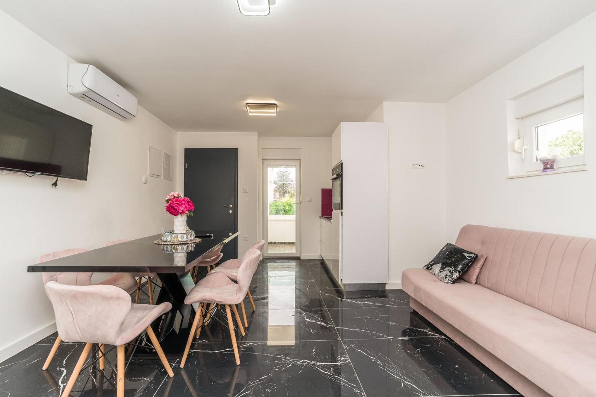 Holiday House Dominik Apartments Sveti Petar  Rum bild